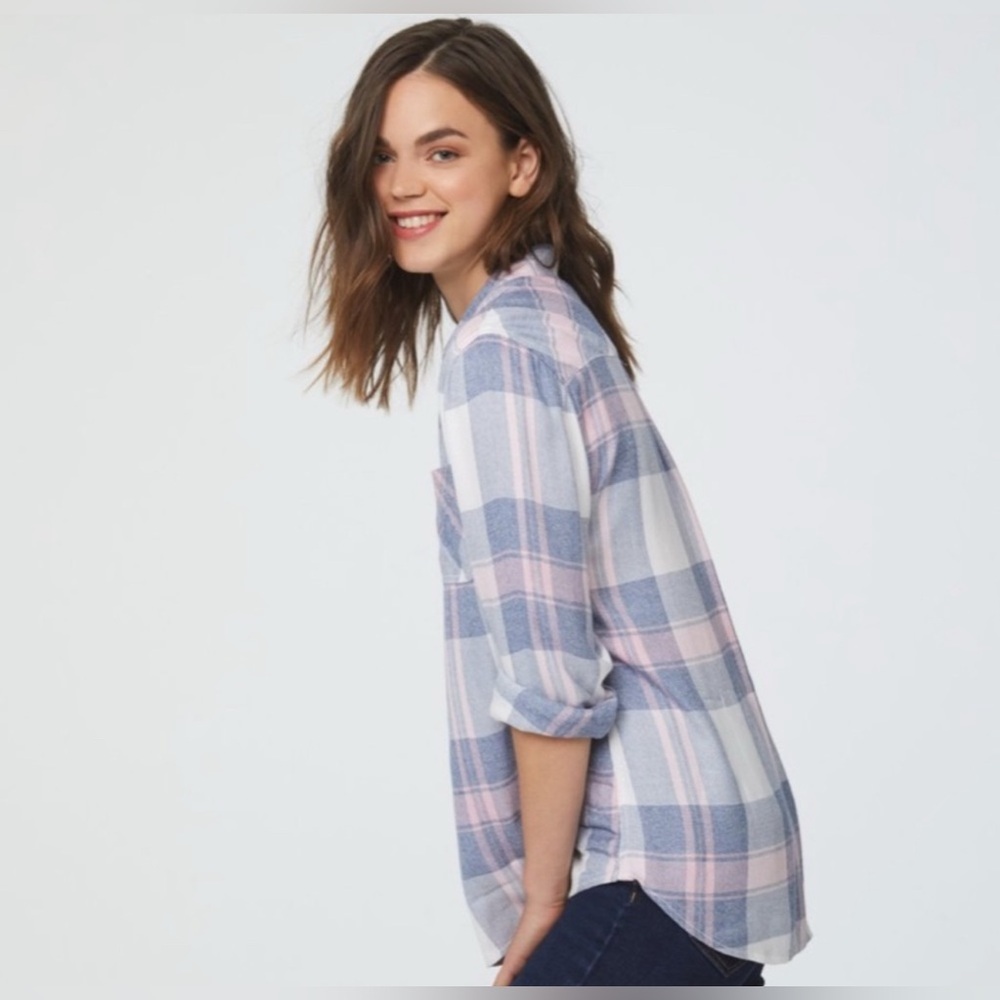 Beachlunchlounge pink blue white plaid button down size small